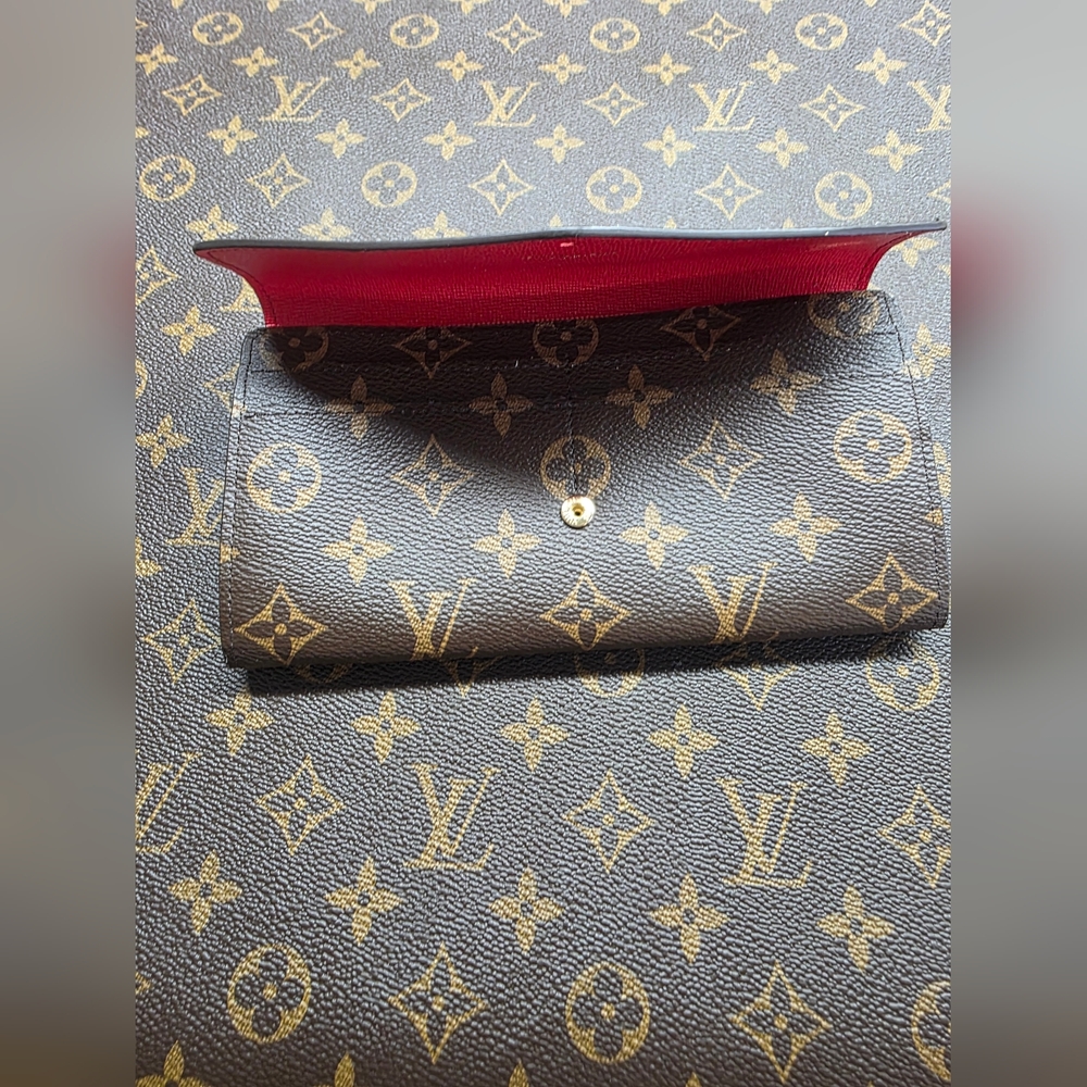 Louis Vuitton Sarah Wallet
